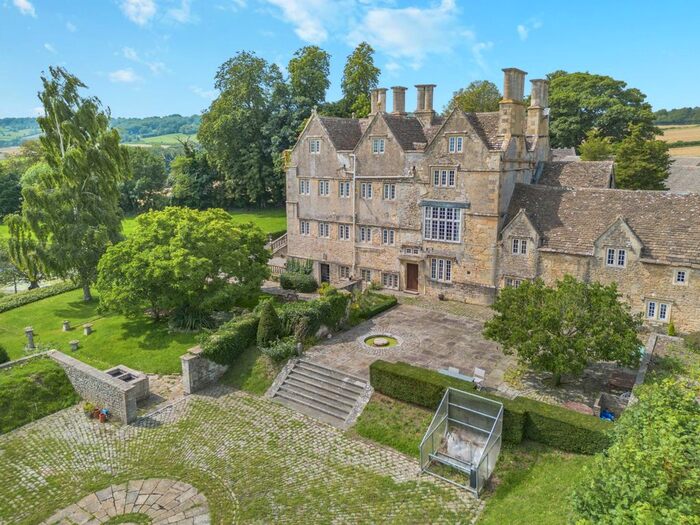 27 Bedroom Detached House For Sale In Ditteridge, Box, Corsham, Wiltshire, SN13