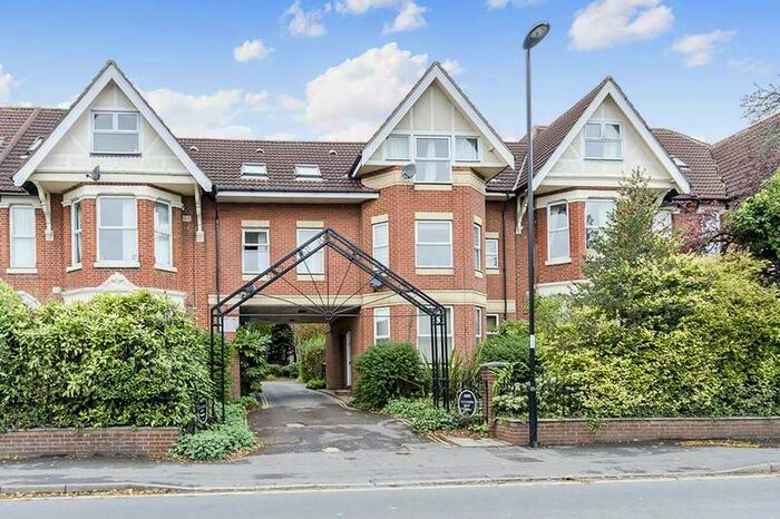 1 Bedroom Apartment To Rent In Hill Lane, Southampton, SO15