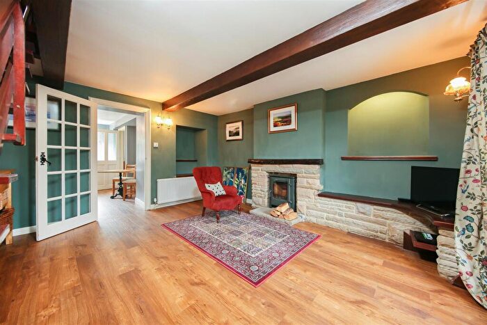 2 Bedroom End Of Terrace House To Rent In Post Office Row, Litton, Buxton, SK17
