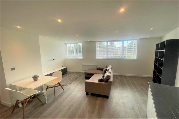 1 Bedroom Flat To Rent In Ashley Road, Bowdon, Altrincham, WA14