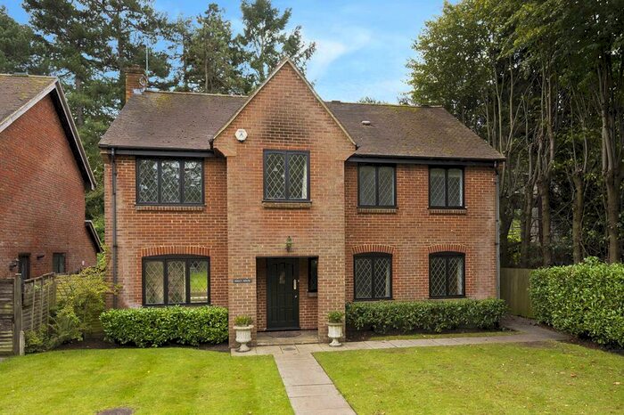 5 Bedroom Detached House To Rent In Hillfield, Brooklands Lane, KT13