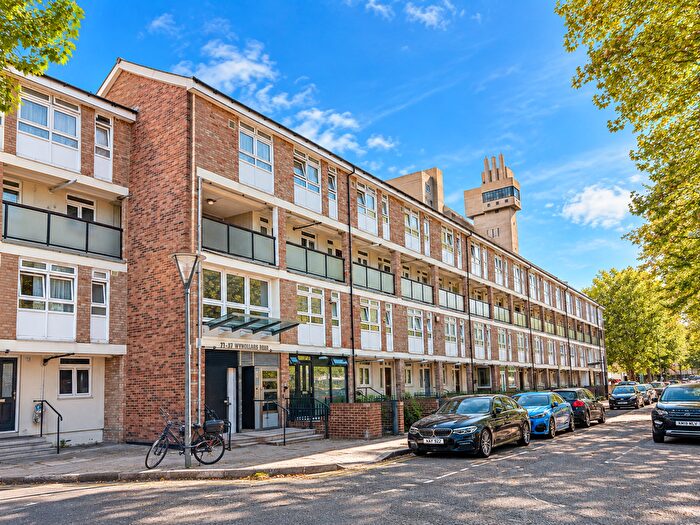 2 Bedroom Maisonette For Sale In St. Leonards Road, Lansbury, London, E14
