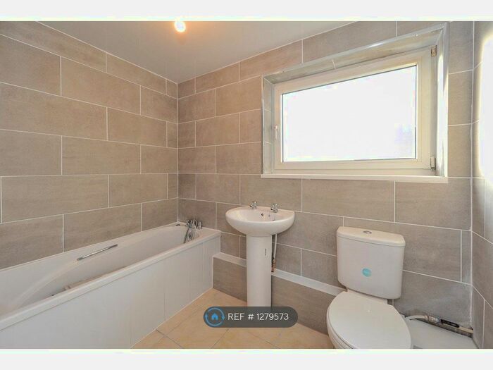 1 Bedroom Flat To Rent In Moreland Road, South Shields NE34