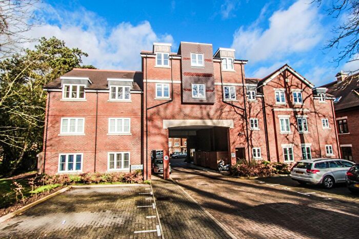 2 Bedroom Flat For Sale In Arden Court, Lockhart Road, Nascot Wood, Watford, WD17