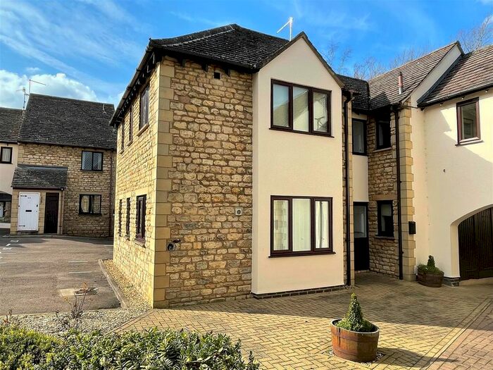 1 Bedroom Flat To Rent In Phillips Court, Stamford, Lincs, PE9