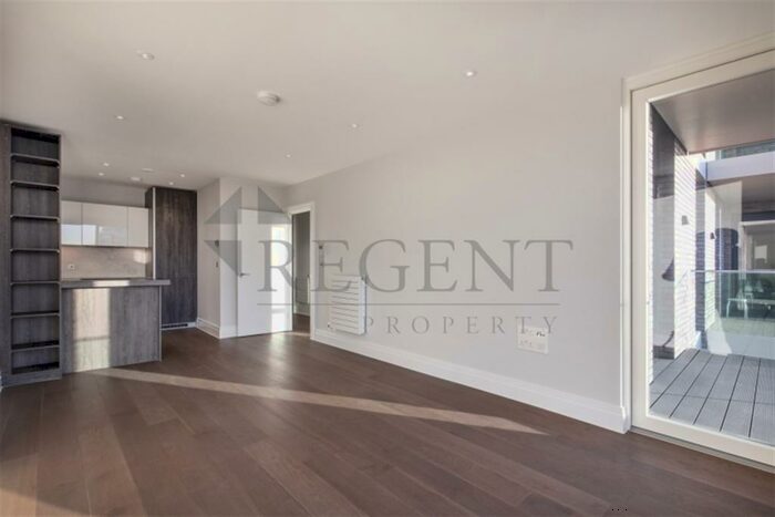 1 Bedroom Apartment To Rent In Hamond Court, Queenshurst Square, KT2