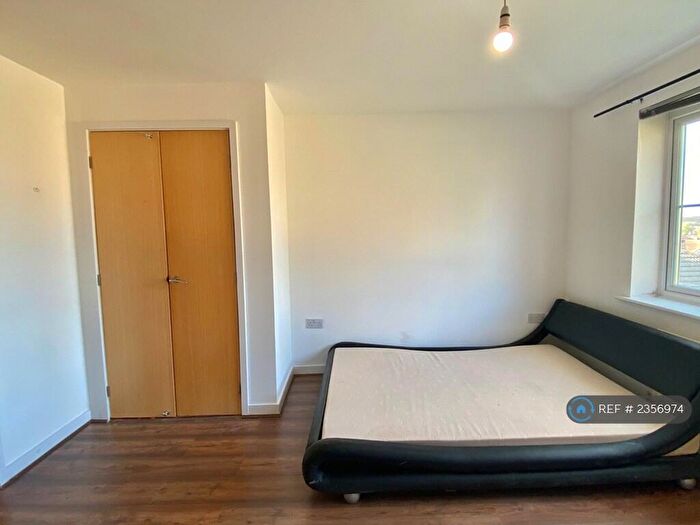 2 Bedroom Flat To Rent In Aspen Court, Ilford, IG5