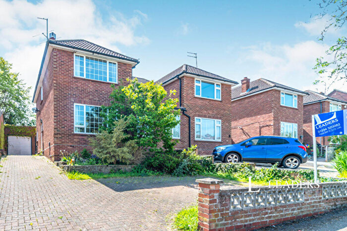 3 Bedroom Semi-Detached House To Rent In Brook Way, Bromham, MK43