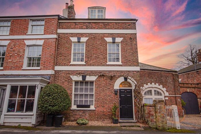 3 Bedroom Terraced House For Sale In High Street, Moulton, PE12