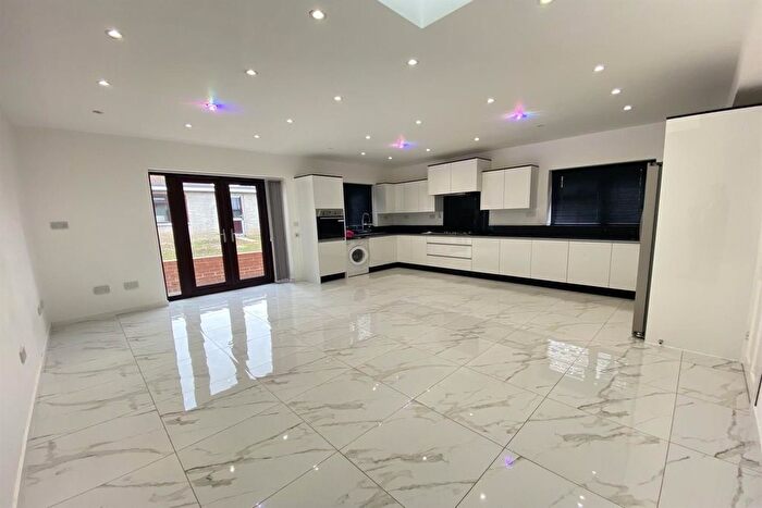 4 Bedroom Terraced House To Rent In Huntsman Road, Hainault, IG6