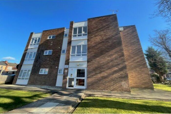 1 Bedroom Flat To Rent In Ashlawn House, Leamington Spa, CV31