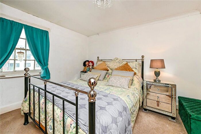 2 Bedroom Semi-Detached House For Sale In Sussex Road, Petersfield, Hampshire, GU31