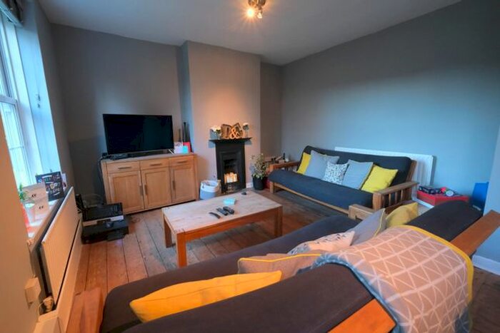 2 Bedroom Flat To Rent In Tanners Hill, London, SE8