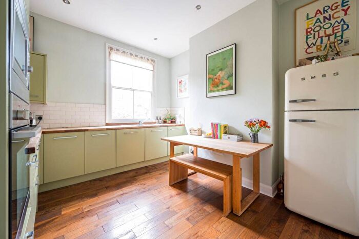 2 Bedroom Flat To Rent In Bryantwood Road, Holloway, London, N7