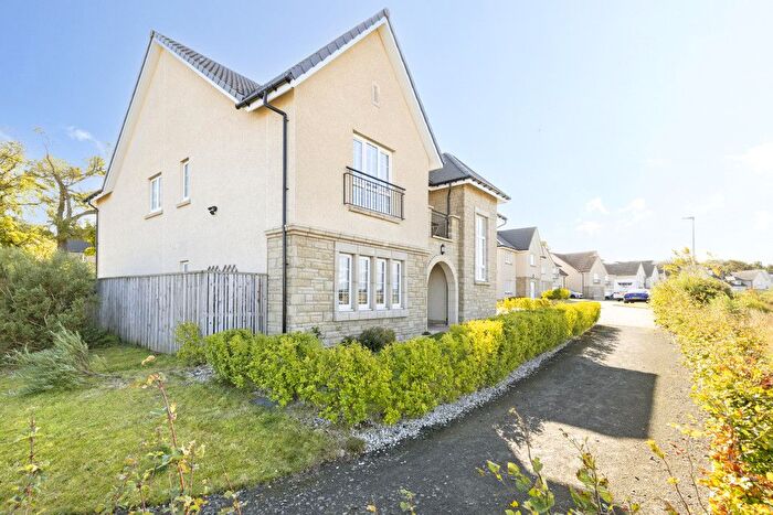 6 Bedroom Detached House For Sale In Whinstone Place, Ratho, Newbridge, EH28