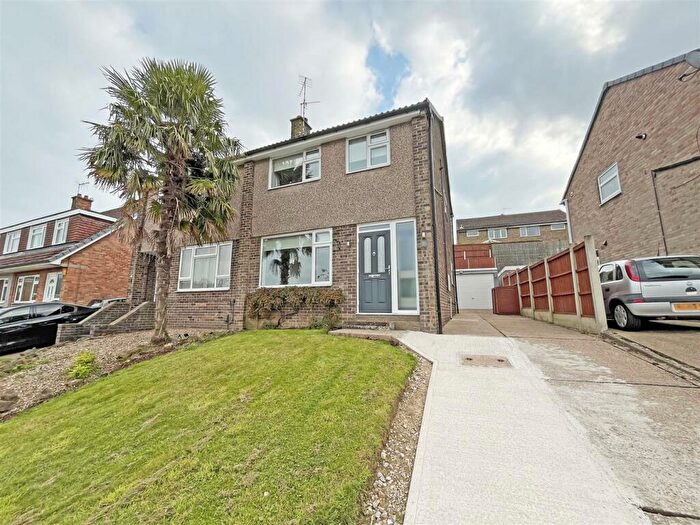 3 Bedroom Semi-Detached House To Rent In Darlton Drive, Arnold, Nottingham, NG5