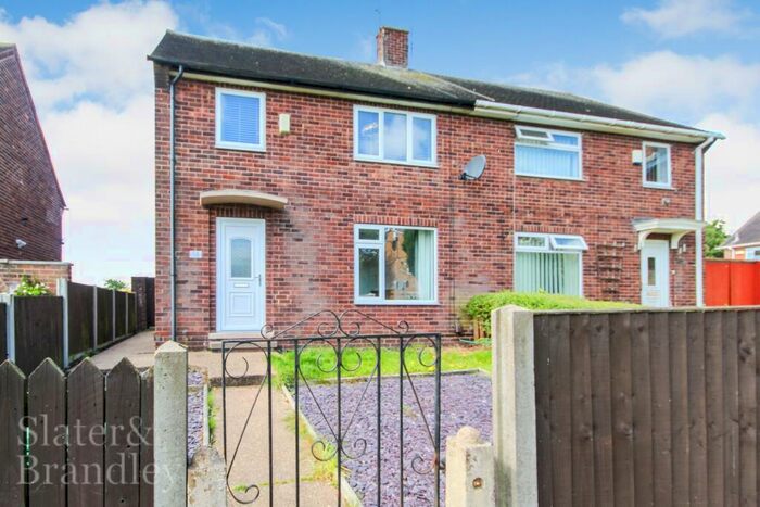 3 Bedroom Semi-Detached House To Rent In Winterton Rise, Nottingham, Nottinghamshire, NG5