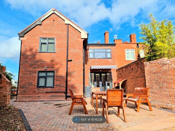 Studio To Rent In Park Road, Moseley, Birmingham, B13