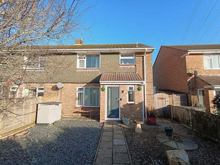 3 Bedroom Semi Detached House For Sale In Northmoor Way, Wareham, BH20