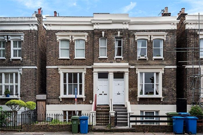 3 Bedroom Maisonette For Sale In Southwark Park Road, London, SE16