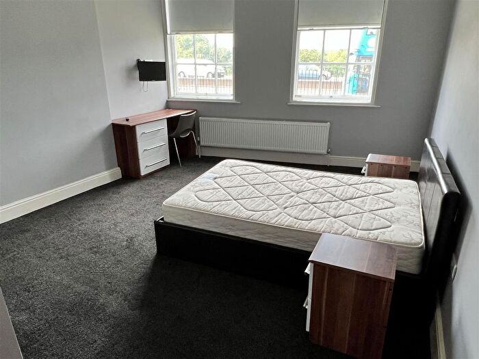 7 Bedroom Property To Rent In Crescent, Salford, M5