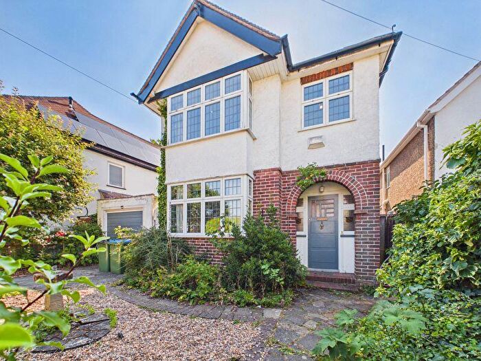 3 Bedroom Detached House For Sale In Riverside Avenue, East Molesey, KT8