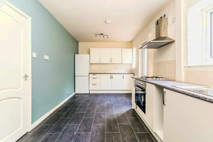 3 Bedroom Terraced House To Rent In Coronation Way, Keighley, BD22