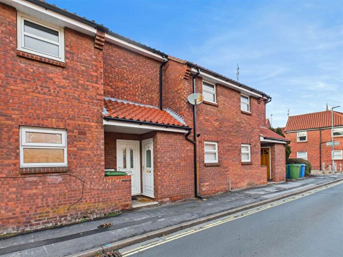 2 Bedroom Apartment For Sale In Southgate, Hessle, HU13