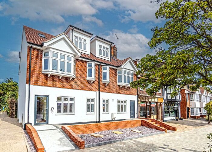 1 Bedroom Flat For Sale In River Court, London Road, Leigh-On-Sea, Essex, SS9