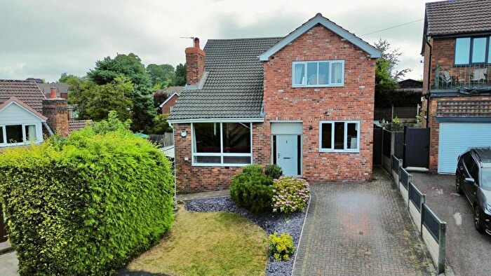 4 Bedroom Detached House For Sale In Vine Close, Macclesfield, SK11