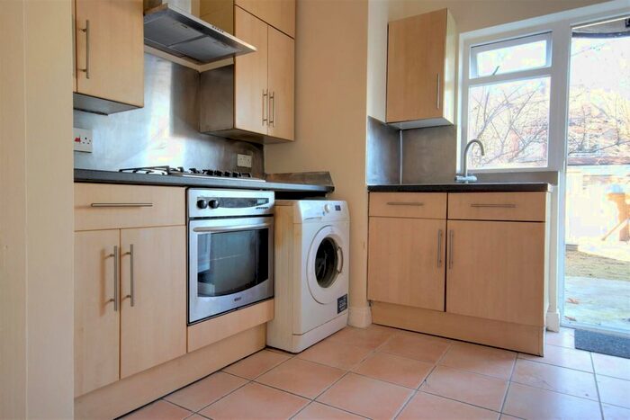2 Bedroom Maisonette To Rent In Monmouth Road, London N9