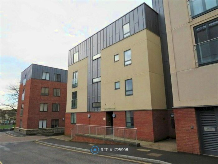 2 Bedroom Flat To Rent In Coronation Court, Southville, Bristol, BS3