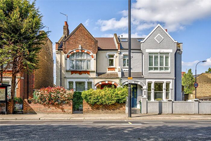 3 Bedroom Flat For Sale In Fulham Palace Road, Fulham, London, SW6
