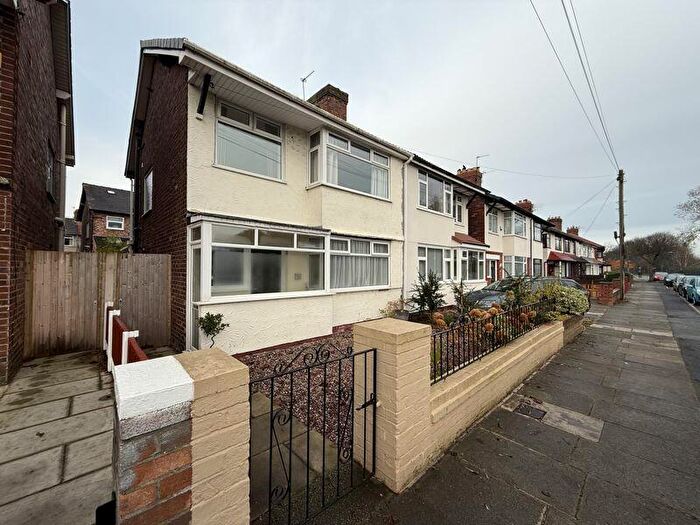 3 Bedroom Semi-Detached House To Rent In Brook Vale, Liverpool, L22