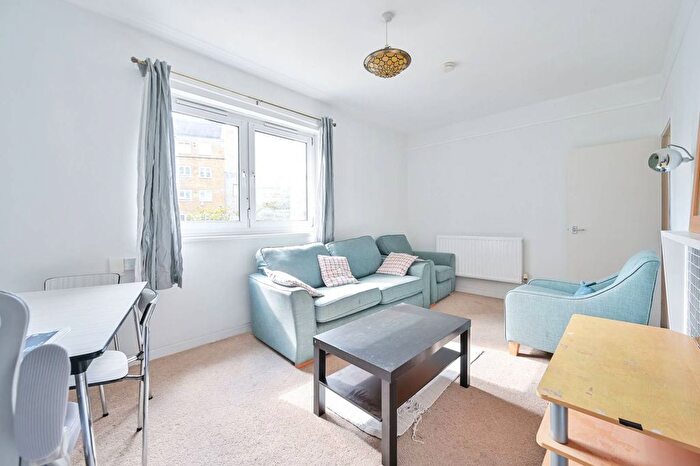 2 Bedroom Flat To Rent In Burbage Close, Elephant And Castle, London, SE1