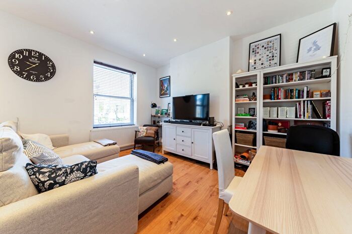 2 Bedroom Flat To Rent In Alexandra Grove, London, N4