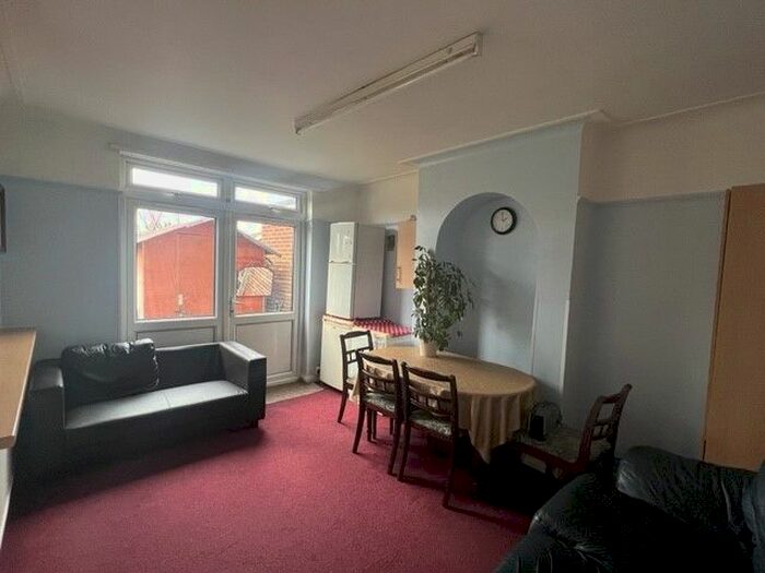 4 Bedroom Terraced House To Rent In Grasmere Avenue, Wembley HA9