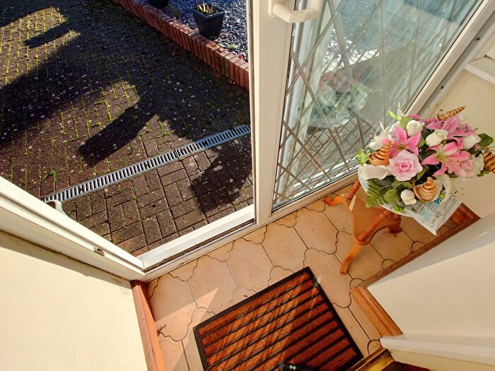 2 Bedroom Detached Bungalow For Sale In Kinnersley Avenue, Kidsgrove, Stoke-On-Trent, ST7