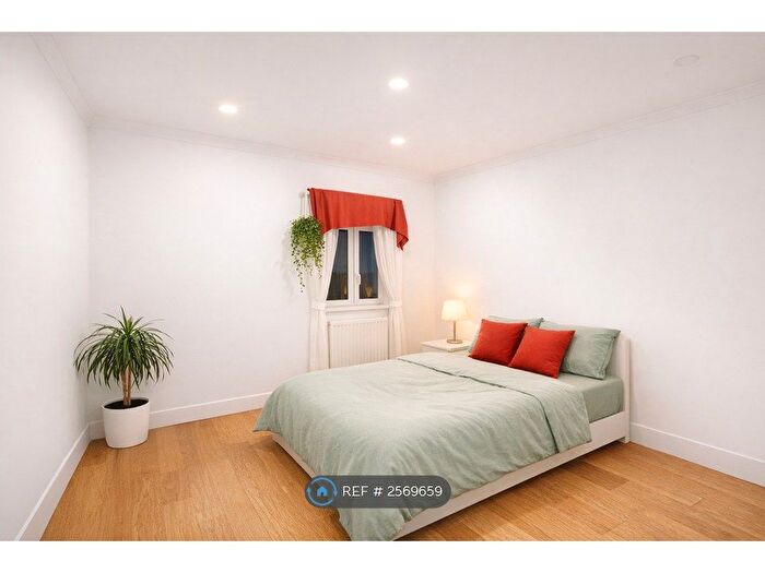 3 Bedroom Terraced House To Rent In Vanbrugh Hill, London, SE10