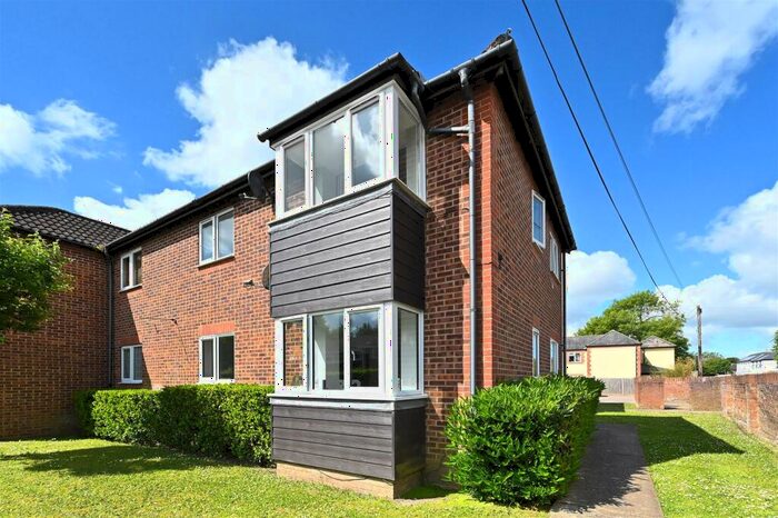 1 Bedroom Apartment To Rent In Neville Road, Bognor Regis, PO22