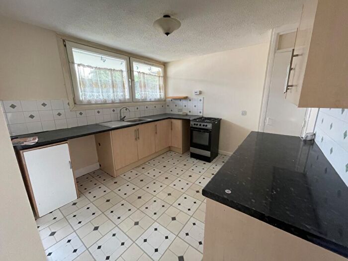 3 Bedroom Maisonette To Rent In Craylands, Basildon, SS14