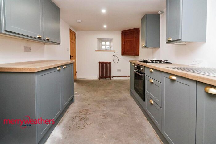 2 Bedroom Cottage For Sale In Woodall Lane, Harthill, Sheffield, S26