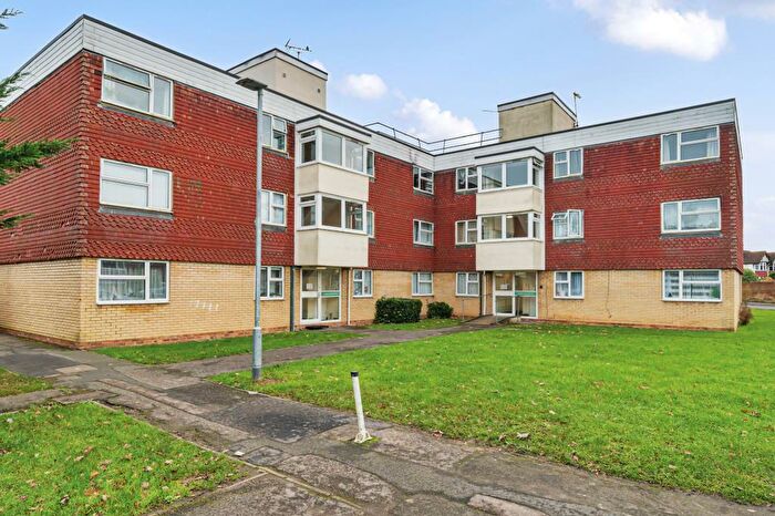 2 Bedroom Flat For Sale In Earley / Shinfield, Berkshire, RG6