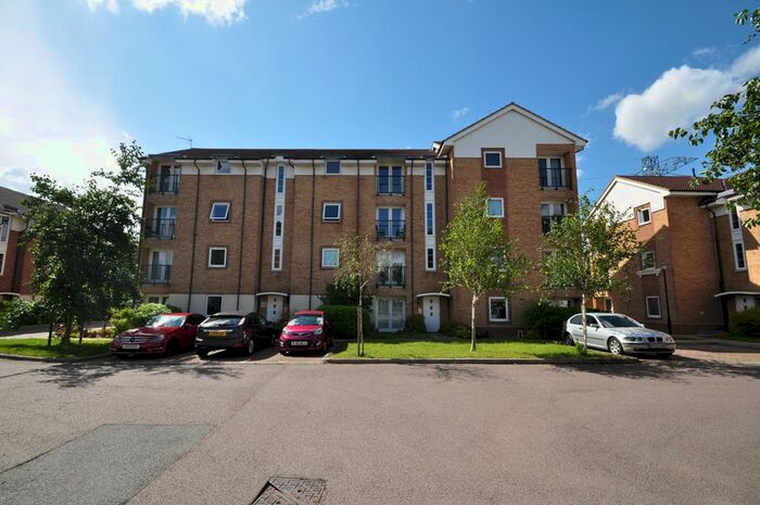 2 Bedroom Flat To Rent In Chequers Field, Welwyn Garden City, AL7
