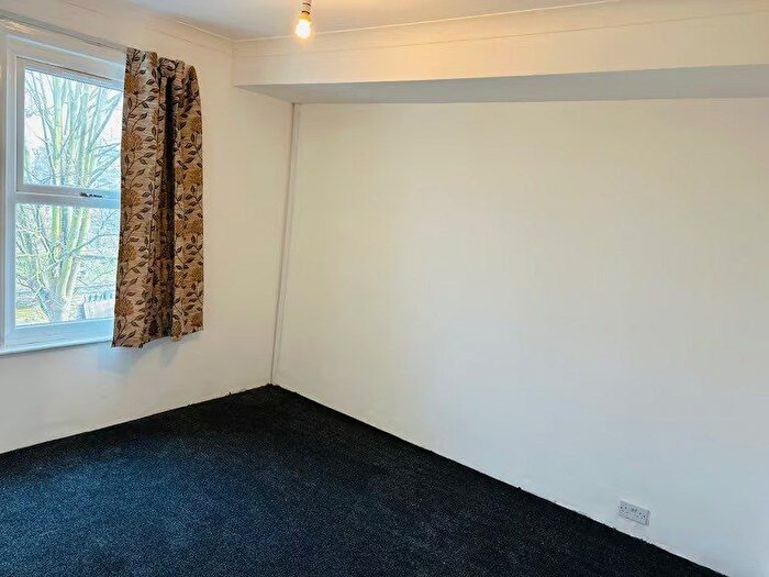 4 Bedroom Town House To Rent In St. Awdrys Road, Barking, IG11