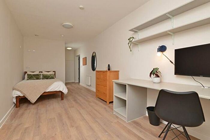 6 Bedroom Flat To Rent In Longbrook Street, Exeter, EX4