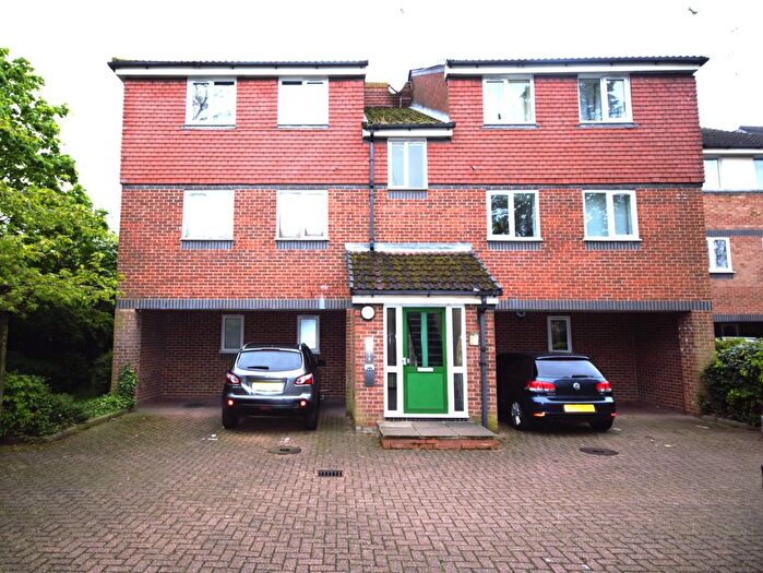 1 Bedroom Flat For Sale In Adrienne Avenue, UB1