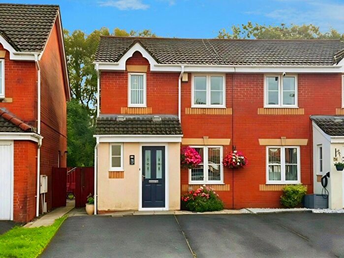 3 Bedroom Semi-Detached House For Sale In Llys Ael Y Bryn, Birchgrove, Swansea, SA7