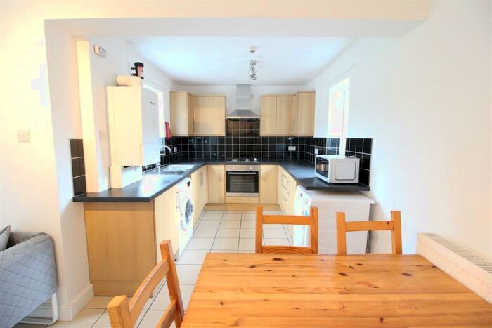 5 Bedroom Chalet To Rent In **£pppw** Middleton Boulevard, Nottingham, - Uon, NG8