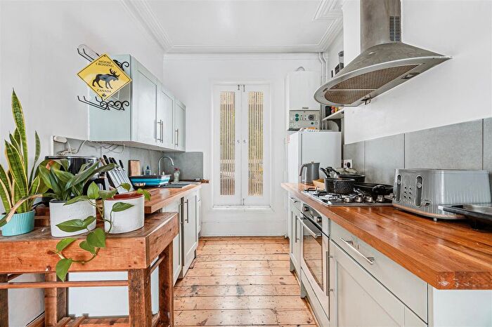 2 Bedroom Flat For Sale In Chaucer Road, Poets Corner, Acton, London, W3